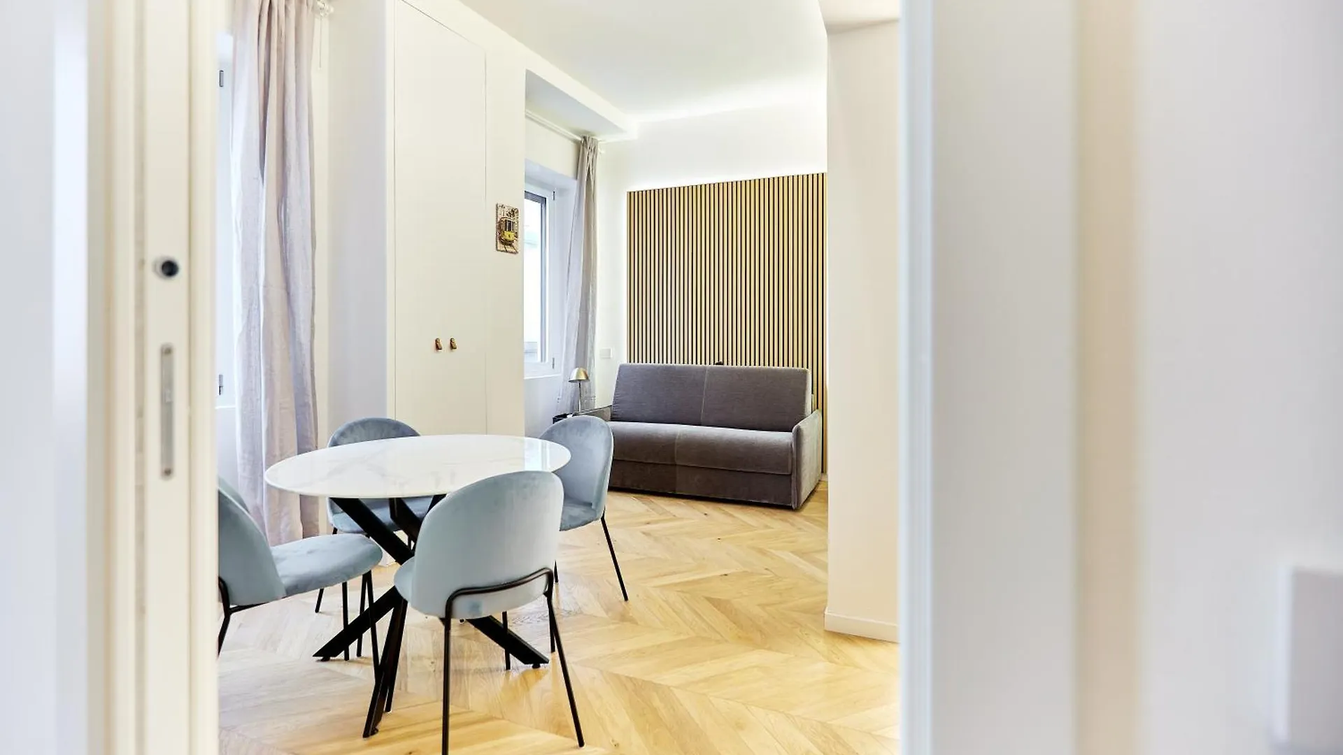 Lägenhet Duomo Imperial Suits - Modern And Comfortable Milano Italien