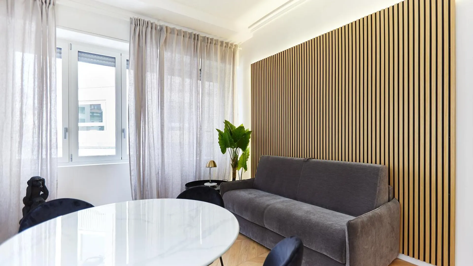 Duomo Imperial Suits - Modern And Comfortable Milano 0*,  Italien